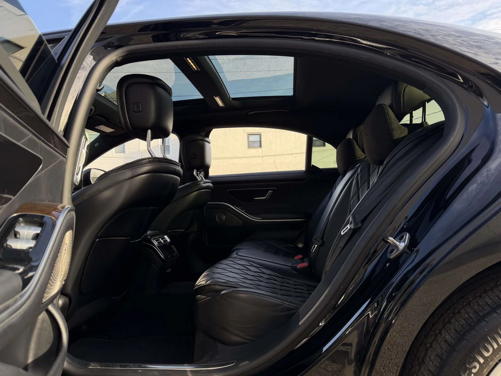 Used 2022  Mercedes-Benz S 500 image 28