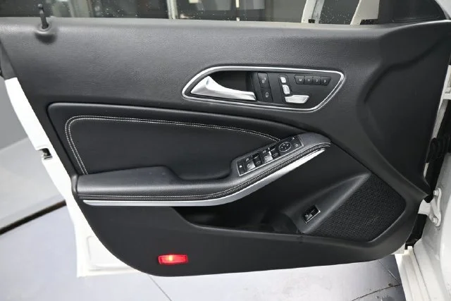 Used 2019  Mercedes-Benz CLA 250 image 21