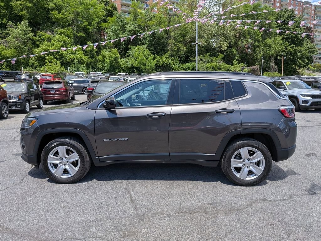 Certified Used 2022 Gray Jeep Latitude image 11