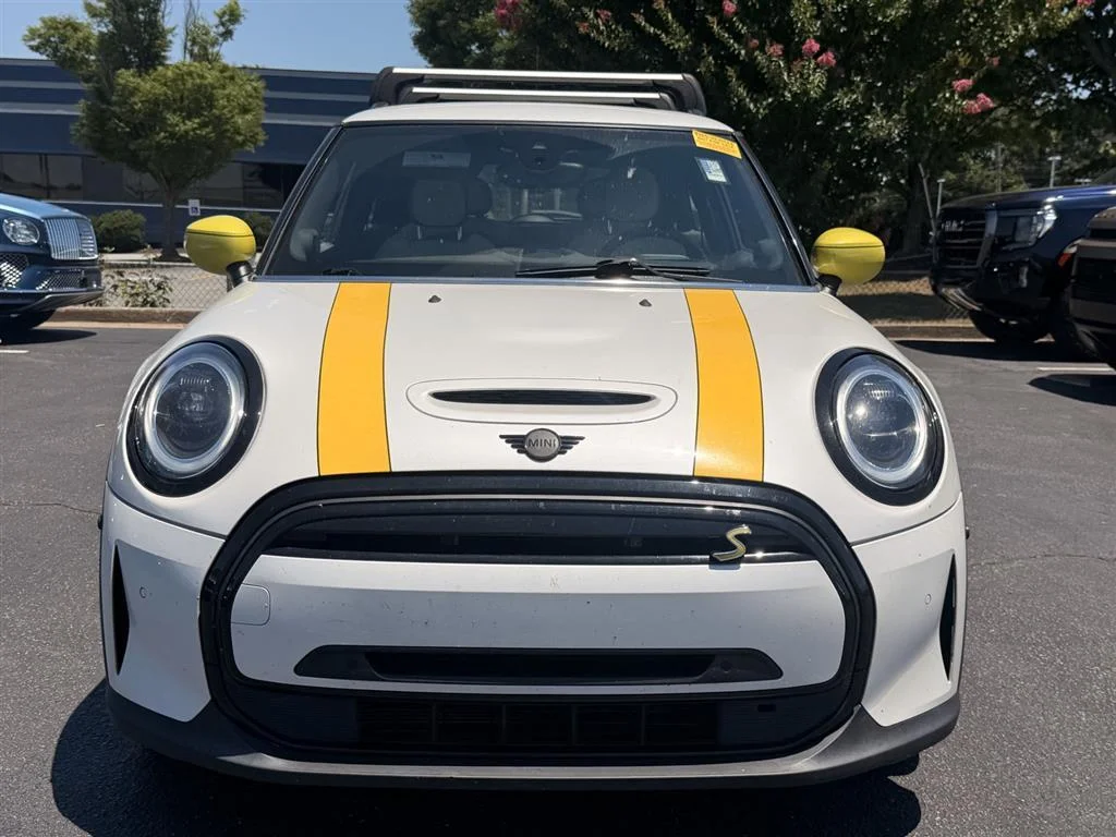 Used 2023 Nanuq White Metallic MINI Cooper SE image 5