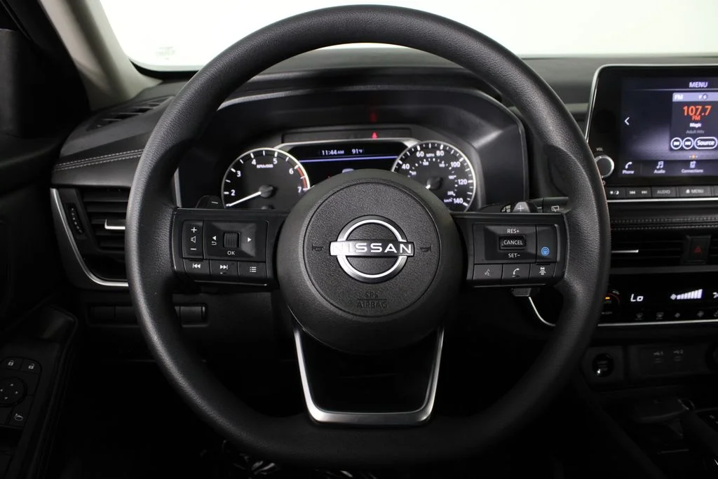 2024 Nissan Rogue SV - Photo 10