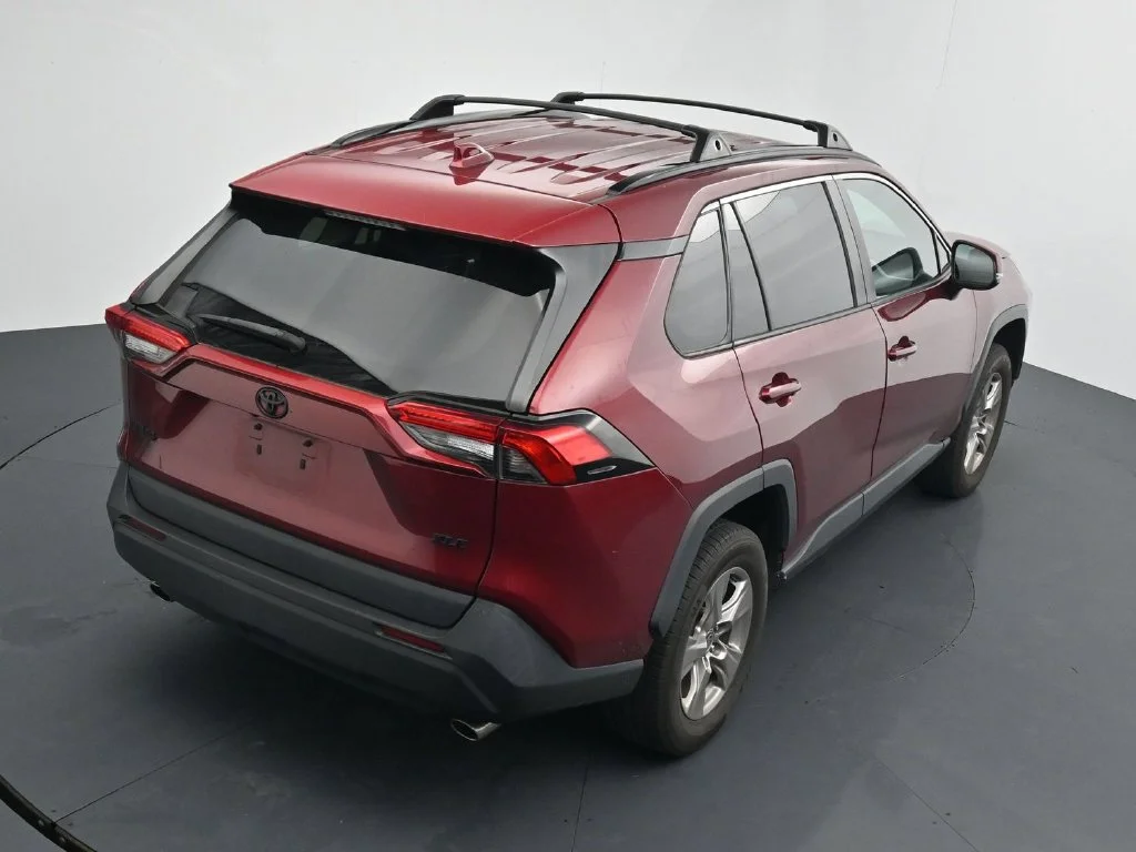 Used 2022 Red Toyota XLE image 14