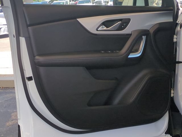 Used 2022 Summit White Chevrolet 2LT image 24