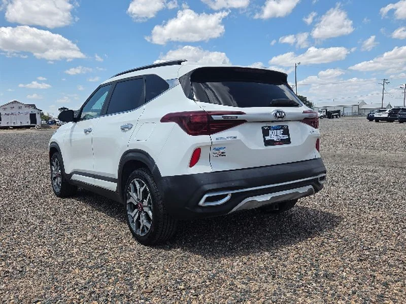 Used 2021 Snow White Pearl Kia SX image 6
