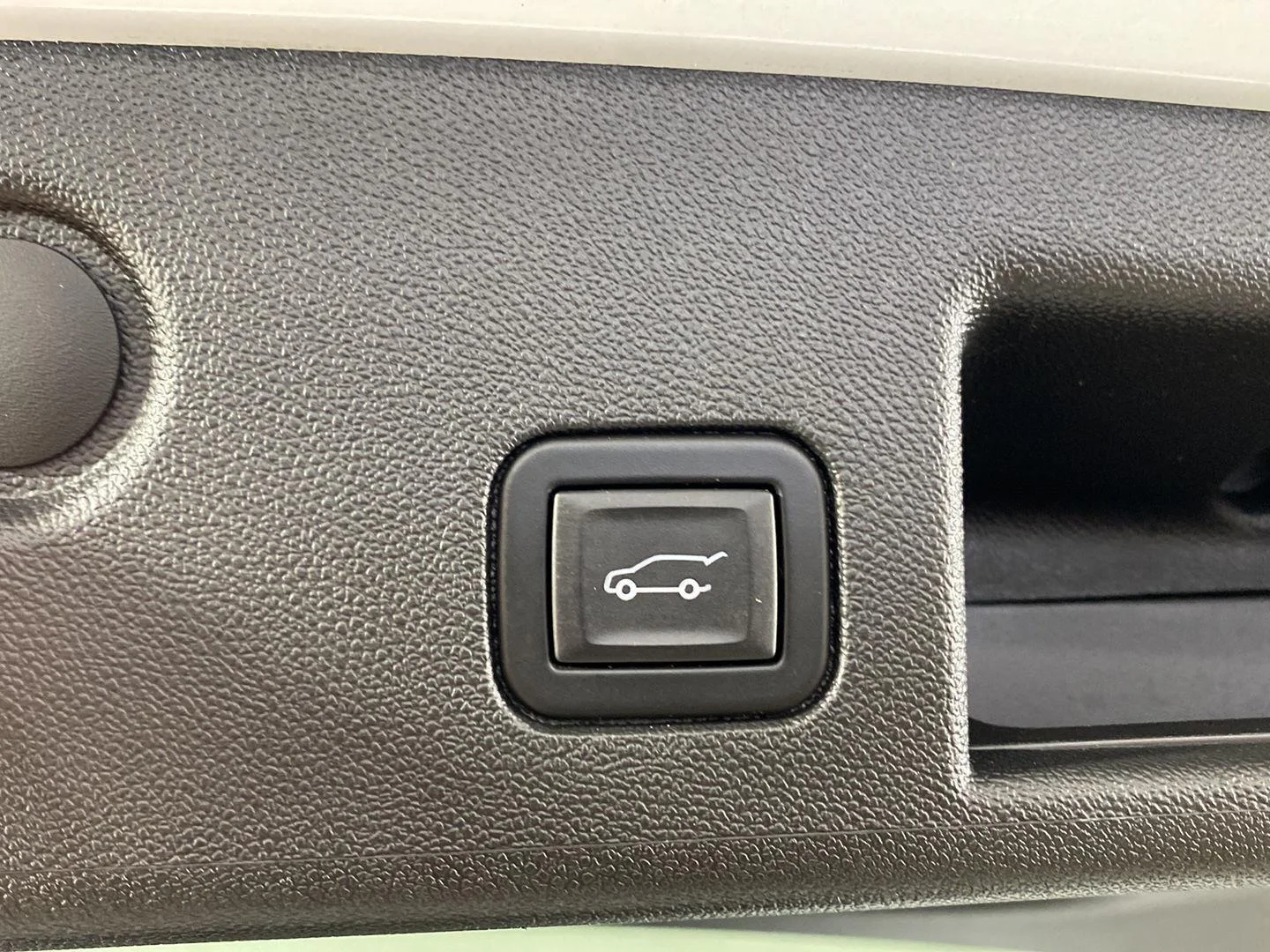 Used 2023 Summit White Chevrolet LT image 21