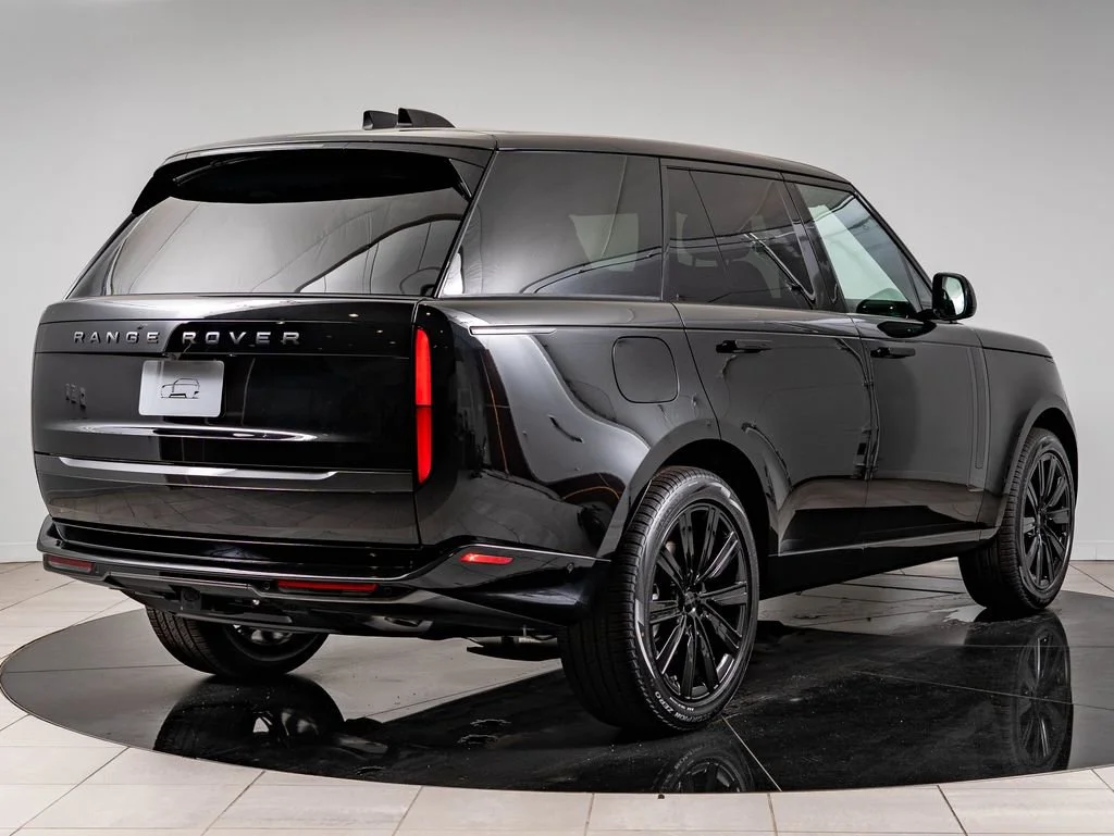 New 2026 Santorini Black Land Rover SE image 10