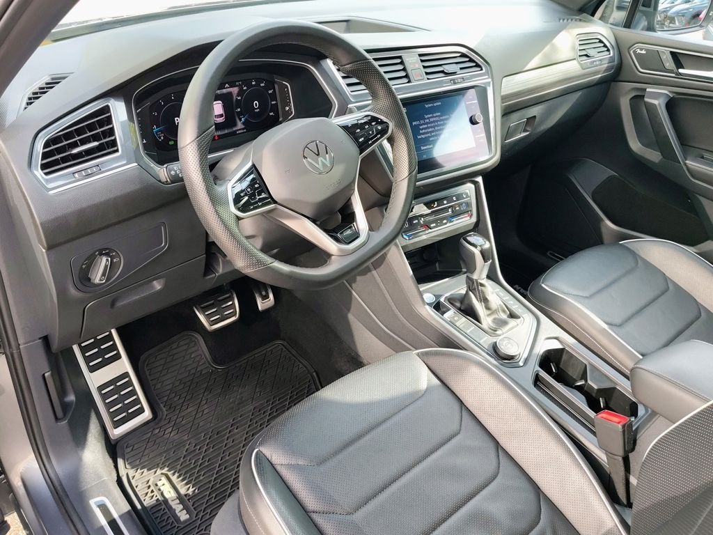 2024 Volkswagen Tiguan SEL R-LINE - Photo 15