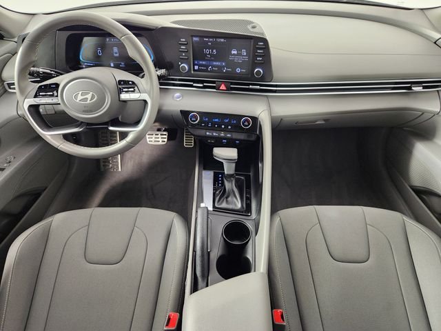 2025 Hyundai Elantra SEL - Photo 18