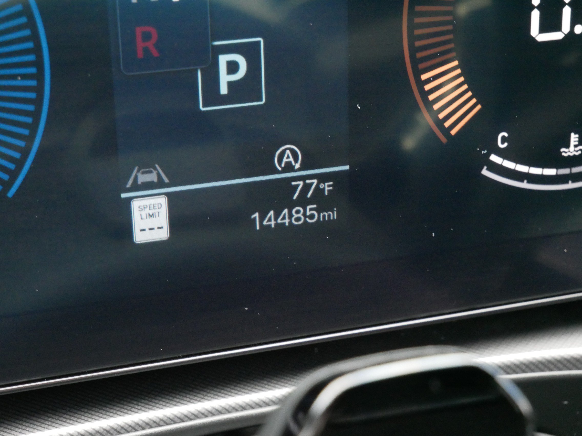 Certified Used 2024 Hampton Gray Hyundai SEL image 31