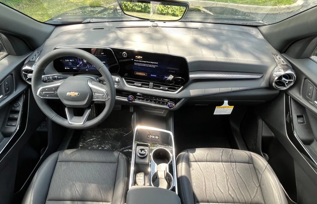 2027 Chevrolet Equinox LT - Photo 9