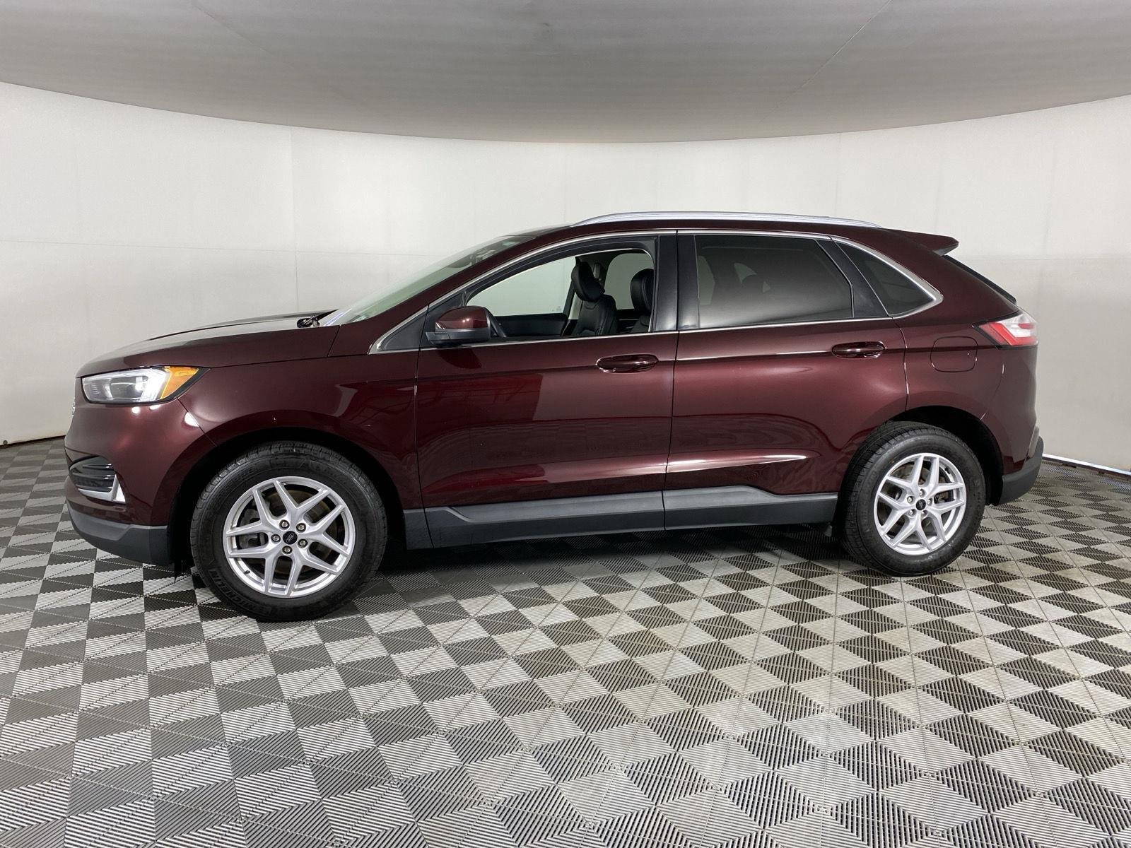 Used 2024 Burgundy Velvet Metallic Tinted Clearcoat Ford SEL image 7