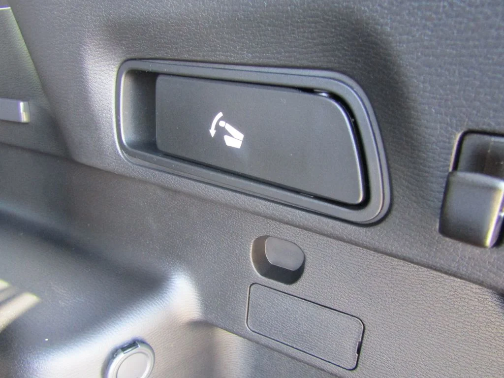 2025 Mitsubishi Outlander SEL - Photo 42