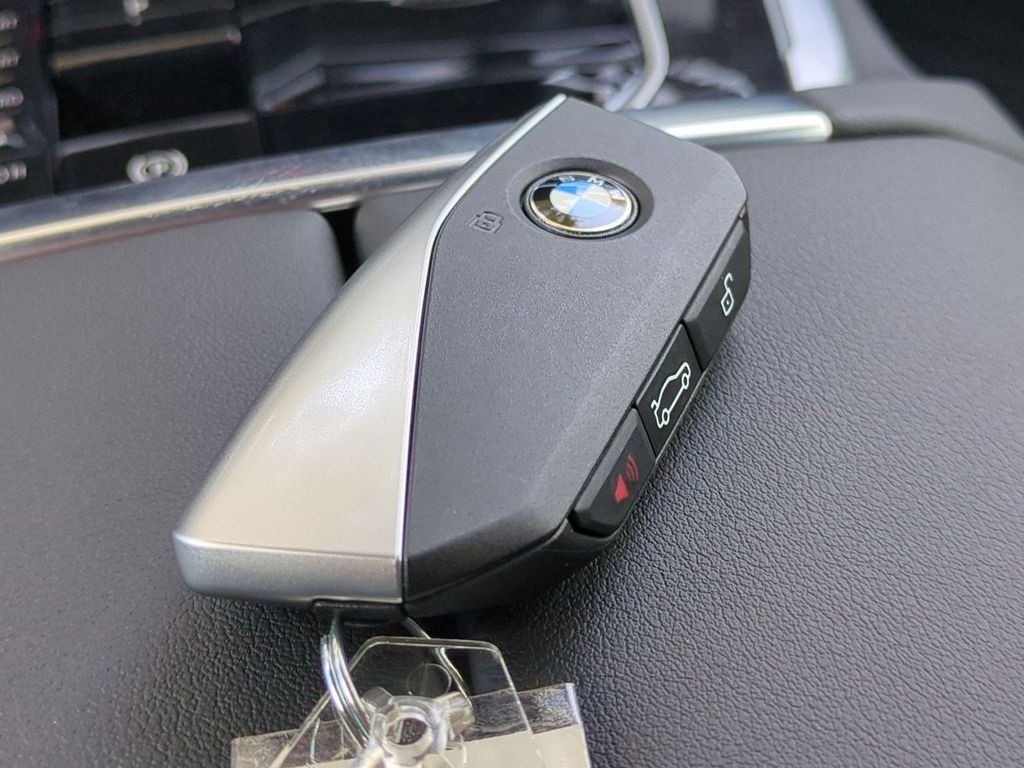 New 2026 Carbon Black Metallic BMW xDrive40i image 29