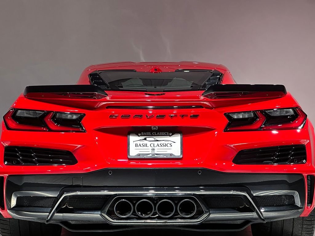Used 2024 Red Chevrolet Z06 image 30
