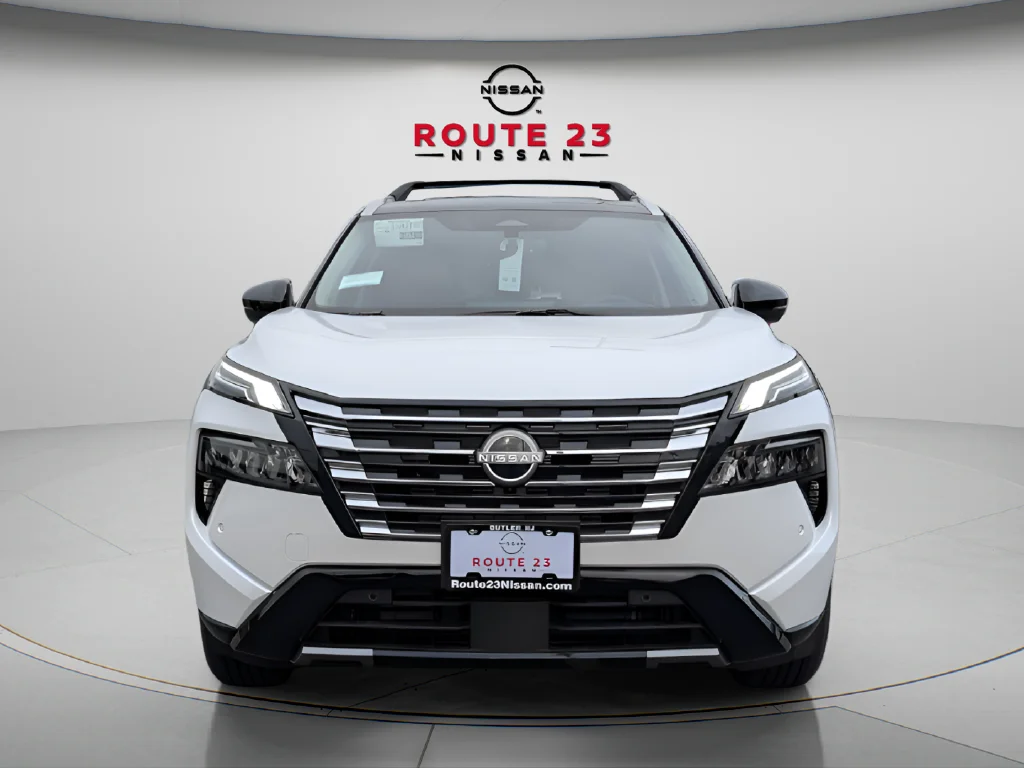 New 2026 White Nissan Platinum image 3