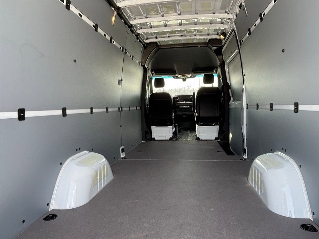 New 2026 Arctic White Mercedes-Benz Cargo 170 WB image 16