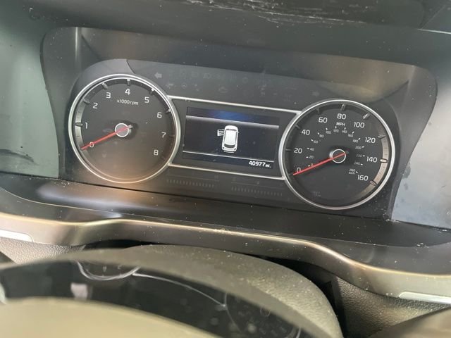 Used 2023 White Kia LX image 19