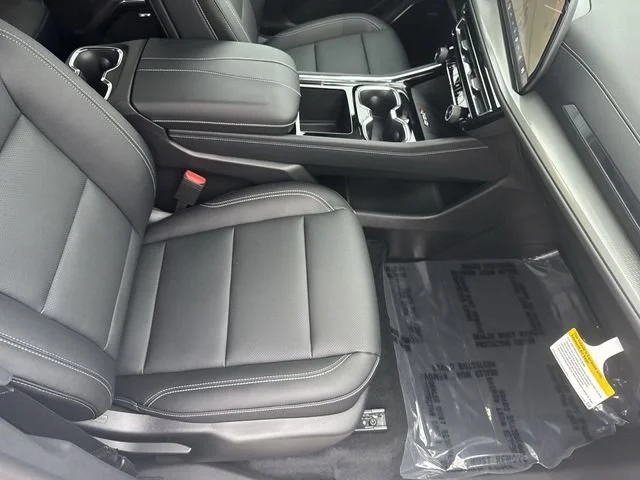 New 2026 Summit White Chevrolet LT image 30
