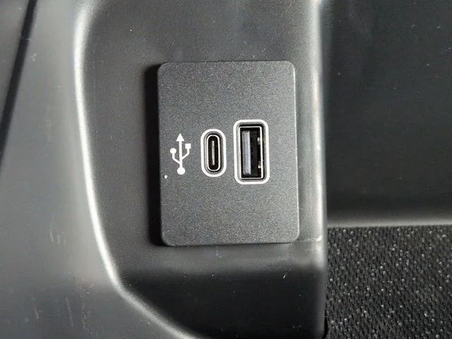 New 2026 Carbonized Gray Metallic Ford XLT image 23