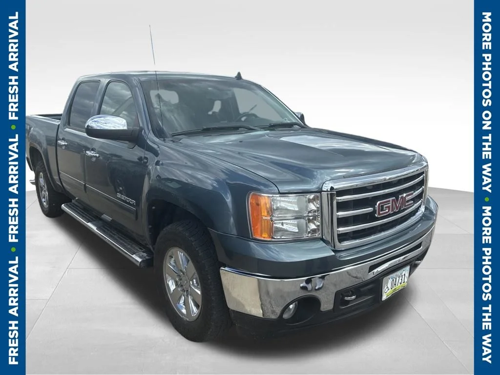 Used 2012 Gray GMC SLE image 1