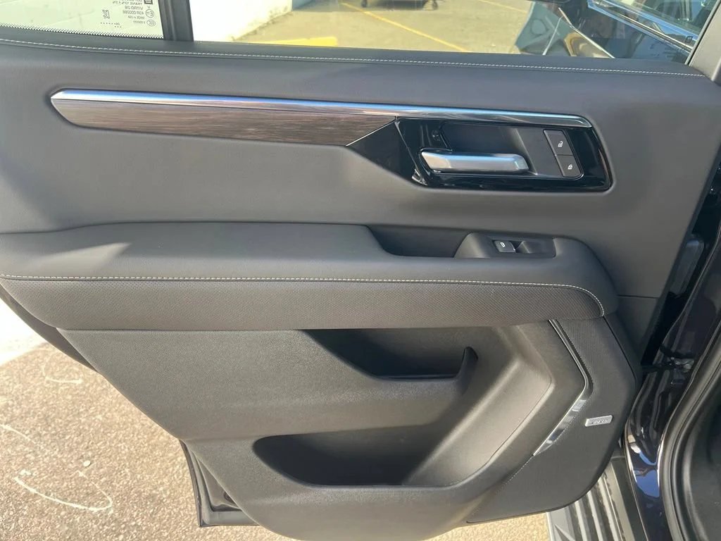 New 2026 Dark Ash Metallic Chevrolet Premier image 23