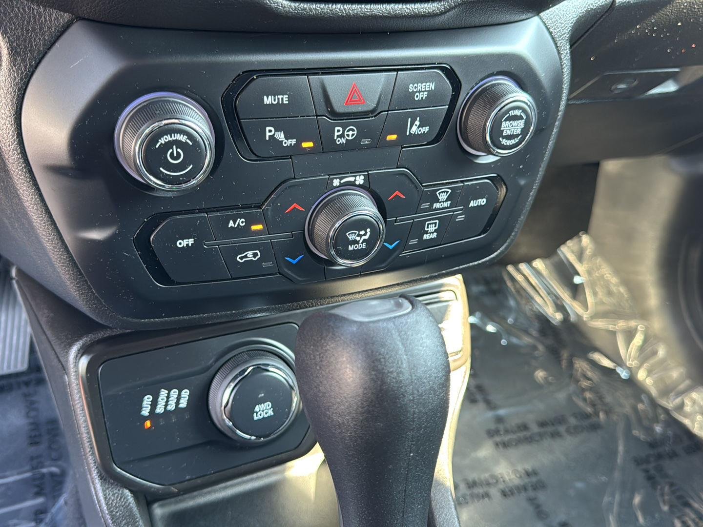 2021 Jeep Renegade 80TH Edition - Photo 32