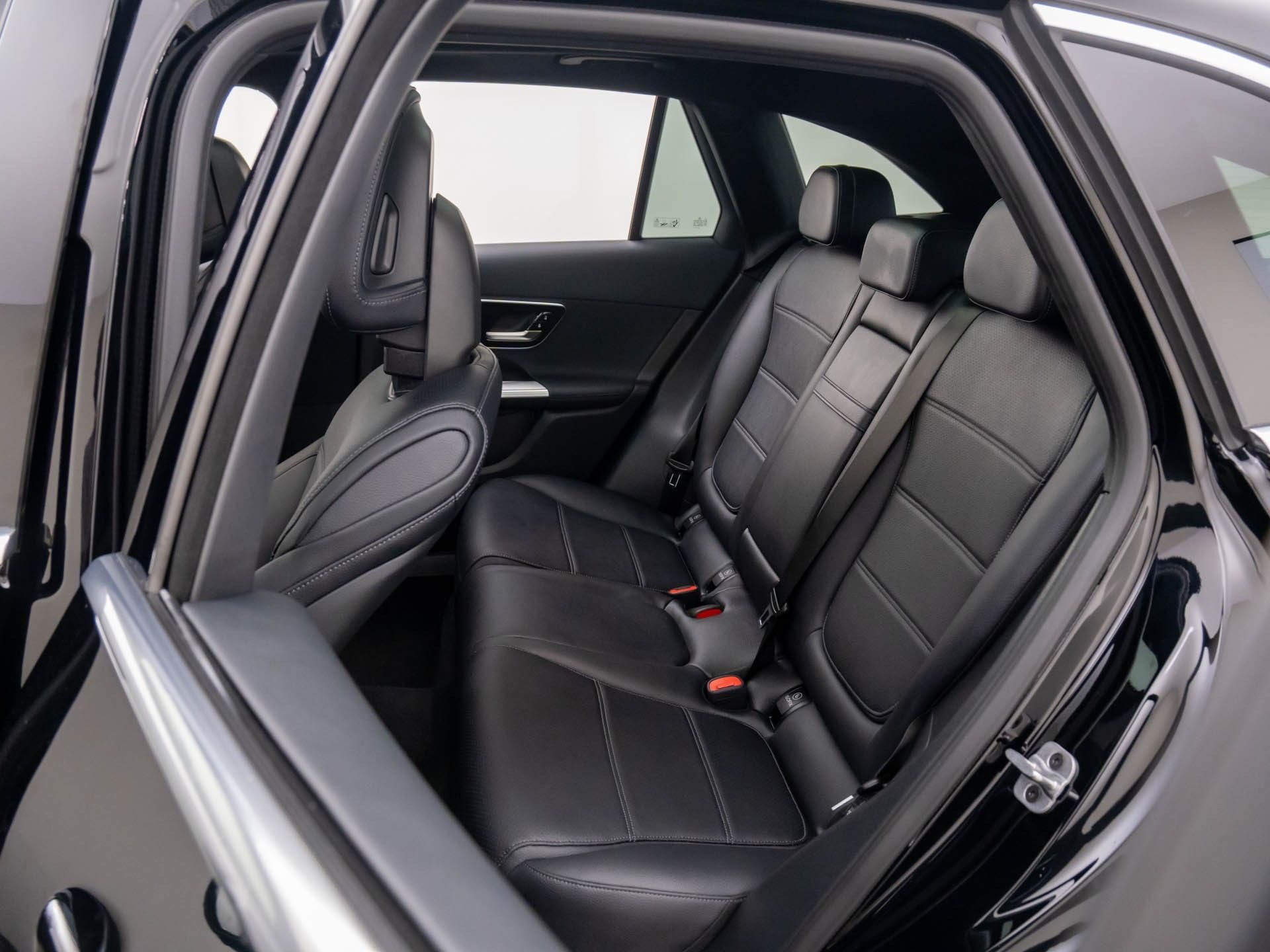 New 2026 Black Mercedes-Benz GLC 300 image 15