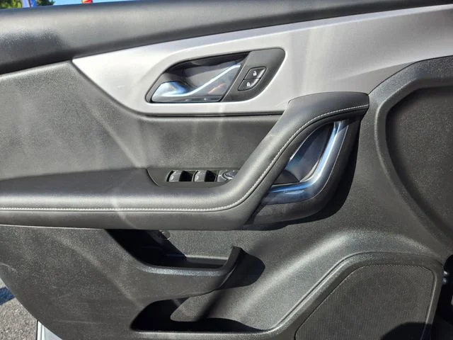 Used 2025 Gray Chevrolet LT image 35
