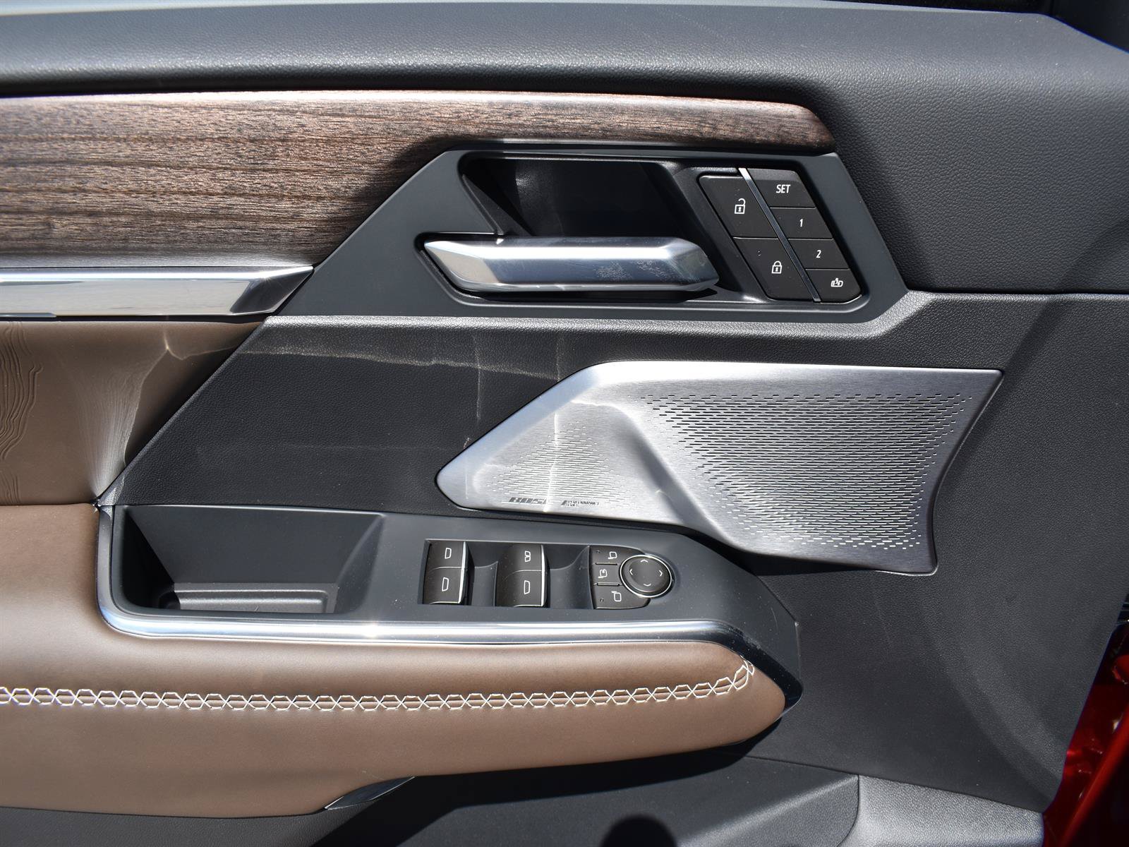 2026 GMC Acadia Denali Ultimate - Photo 16