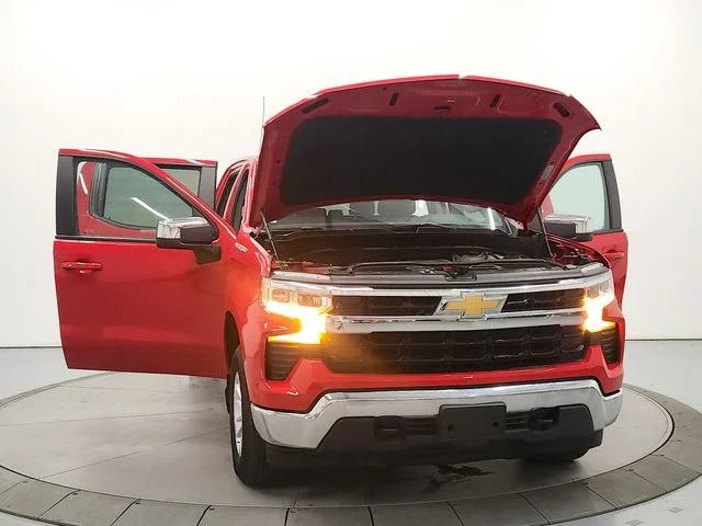 Used 2025 Red Chevrolet LT image 10