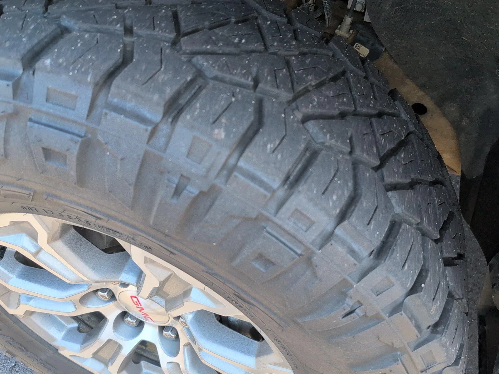 Used 2024 Sterling Metallic GMC SLT image 12