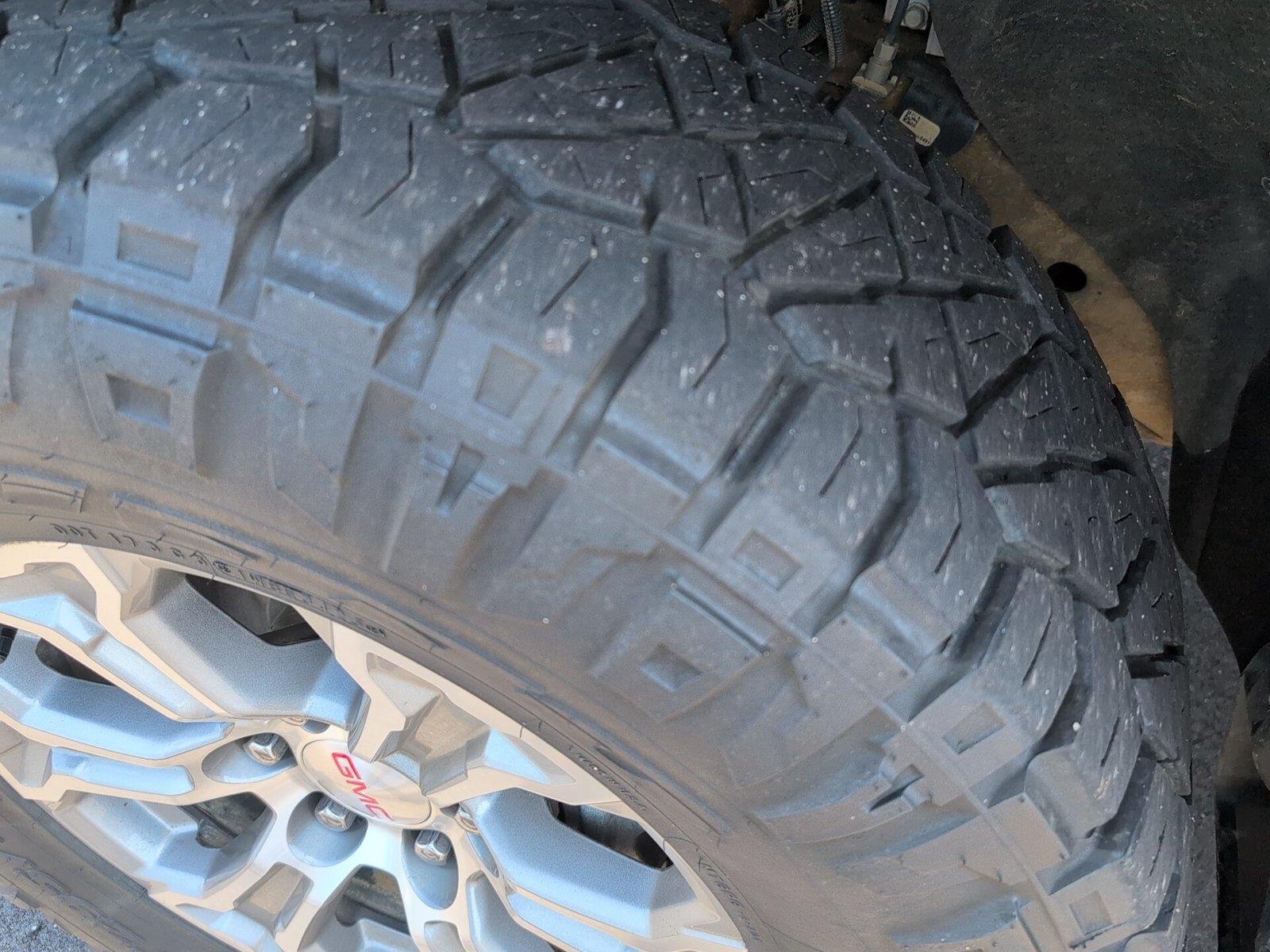 Used 2024 Sterling Metallic GMC SLT image 12