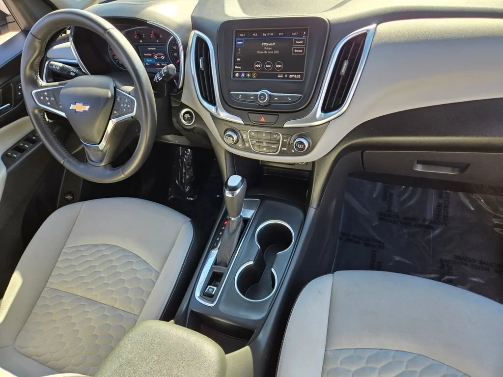 Used 2021 SILVER ICE METALLIC Chevrolet LT image 17