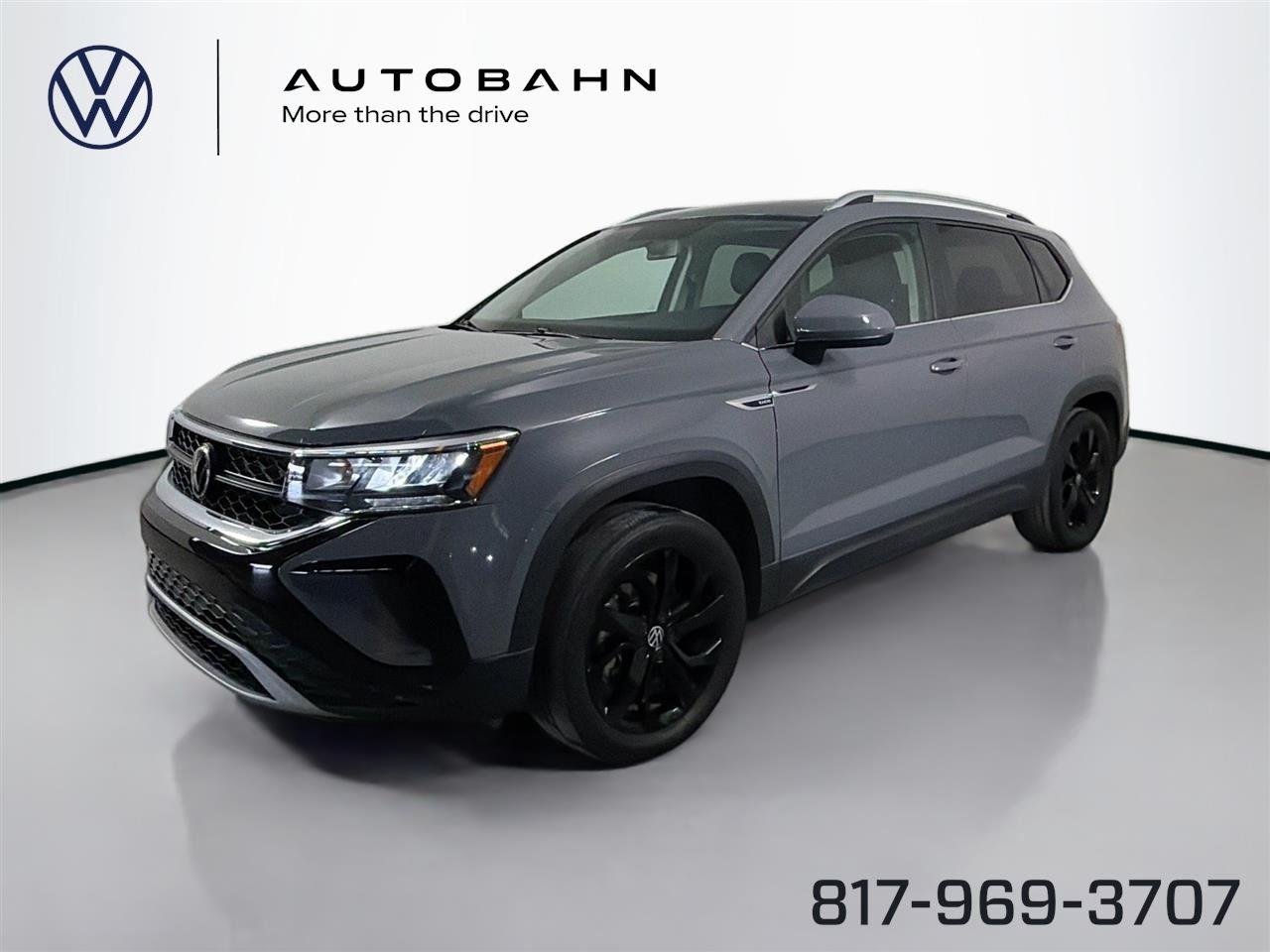 Used 2022 Pure Gray Volkswagen SE image 1