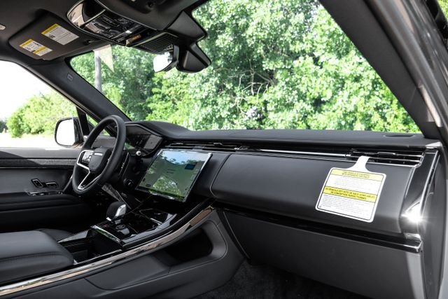 New 2026  Land Rover SE image 17