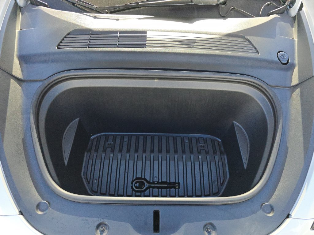 Used 2020 White Tesla Long Range image 34