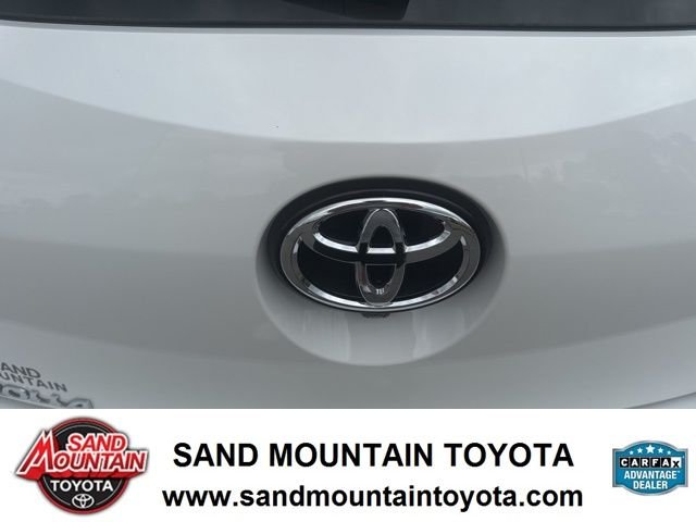 2024 Toyota Corolla Hatchback SE - Photo 11