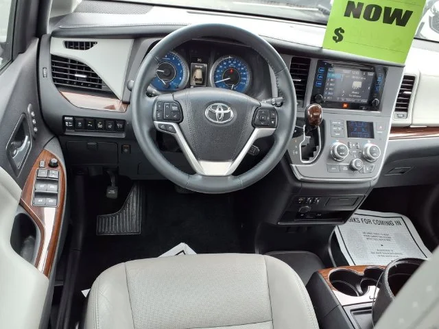 Used 2017 Silver Toyota Limited Premium image 4