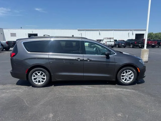 Used 2021 Gray Chrysler LXI image 7