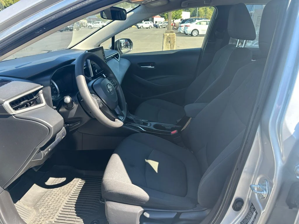 Used 2020 Silver Toyota LE image 13