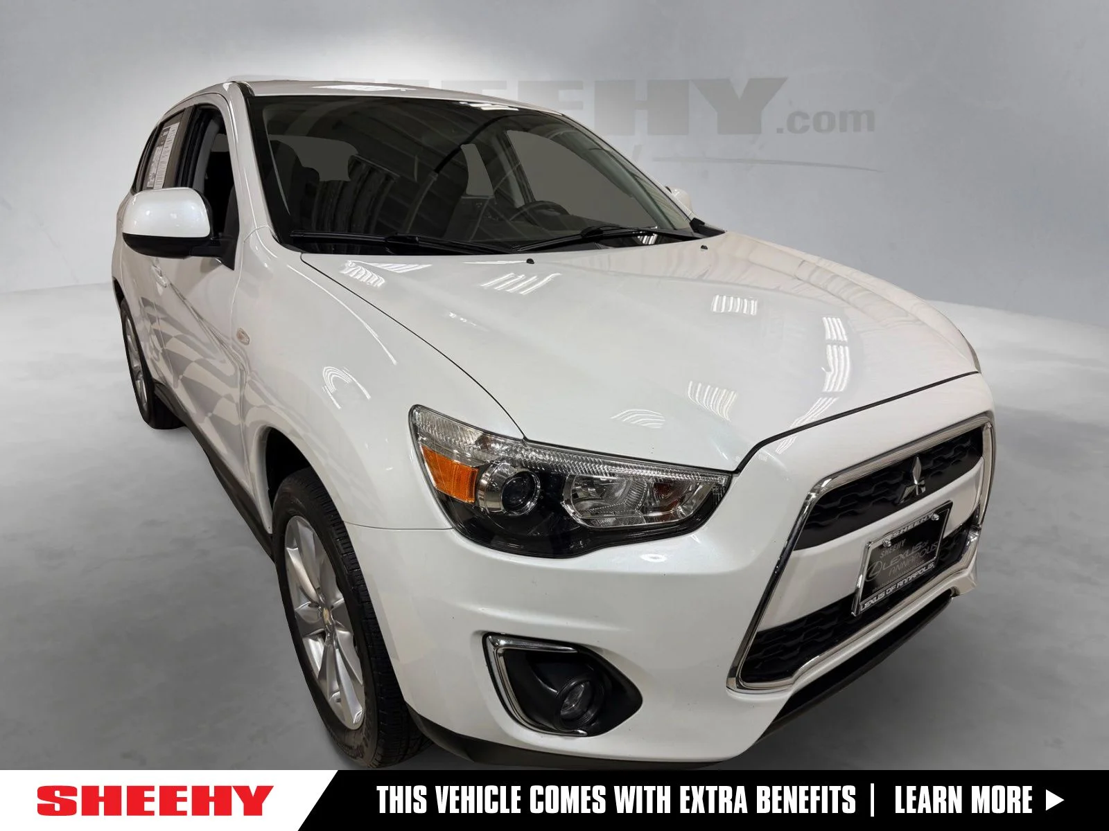 Used 2015  Mitsubishi ES image 1