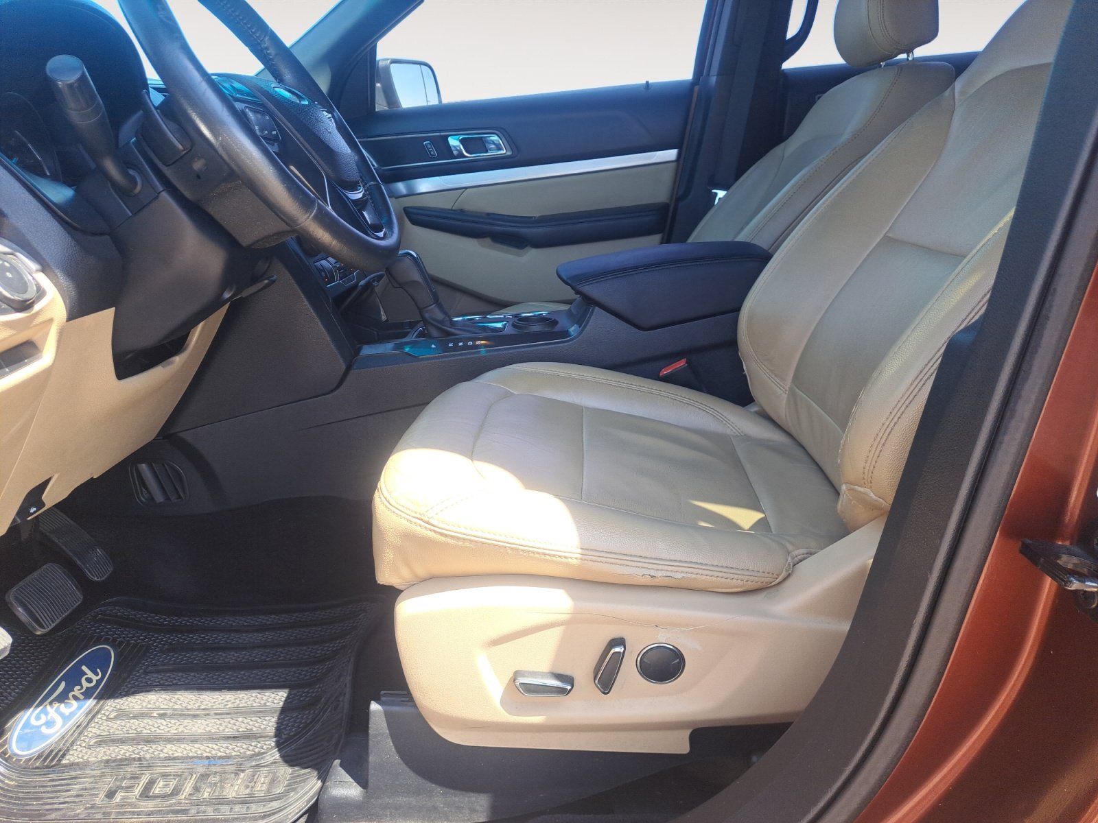 Used 2016 Orange Ford XLT image 22