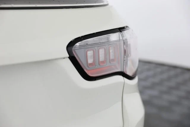Used 2019 White Jeep Limited image 35