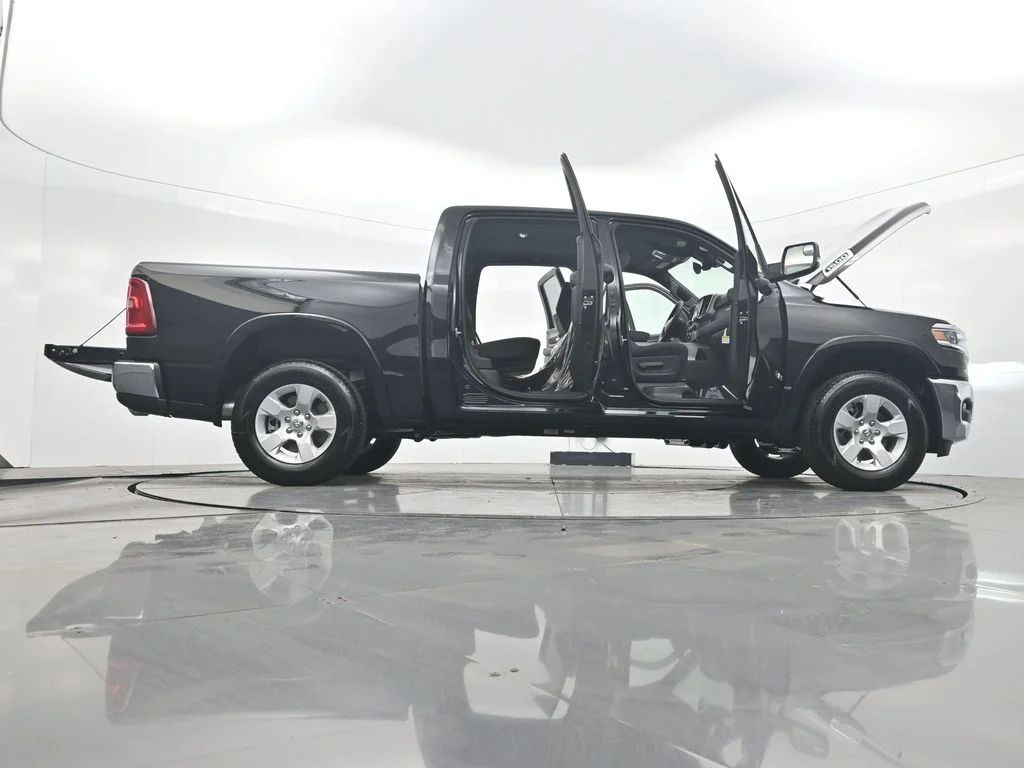 New 2026 Diamond Black Crystal Pearl-Coat Exterior Paint RAM Big Horn/Lone Star image 49