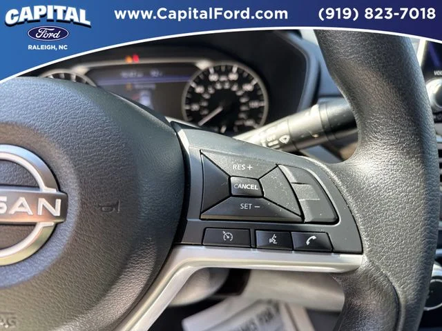 Used 2025 White Nissan 2.5 SV image 23