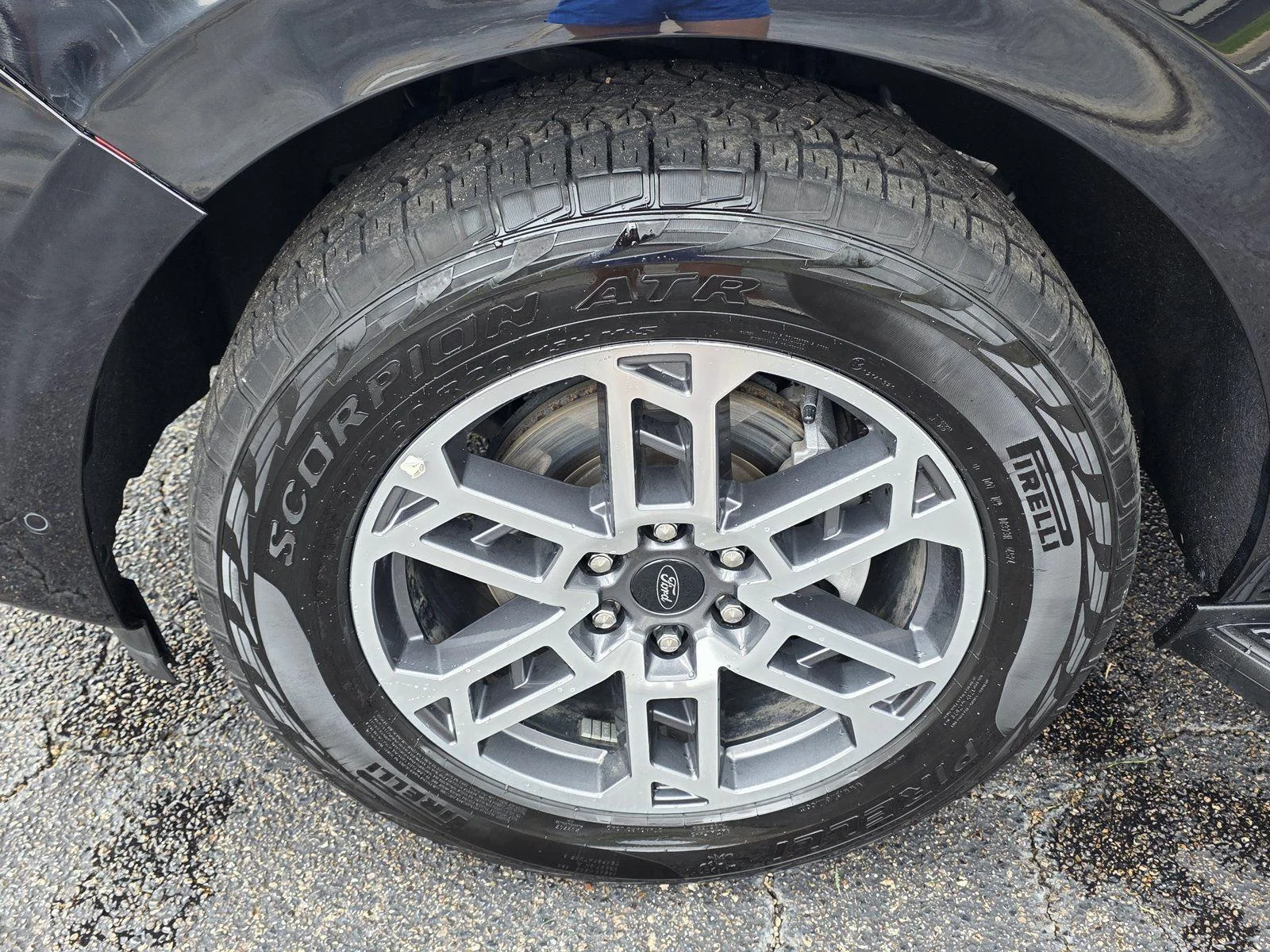 Used 2025 Agate Black Ford Active image 39