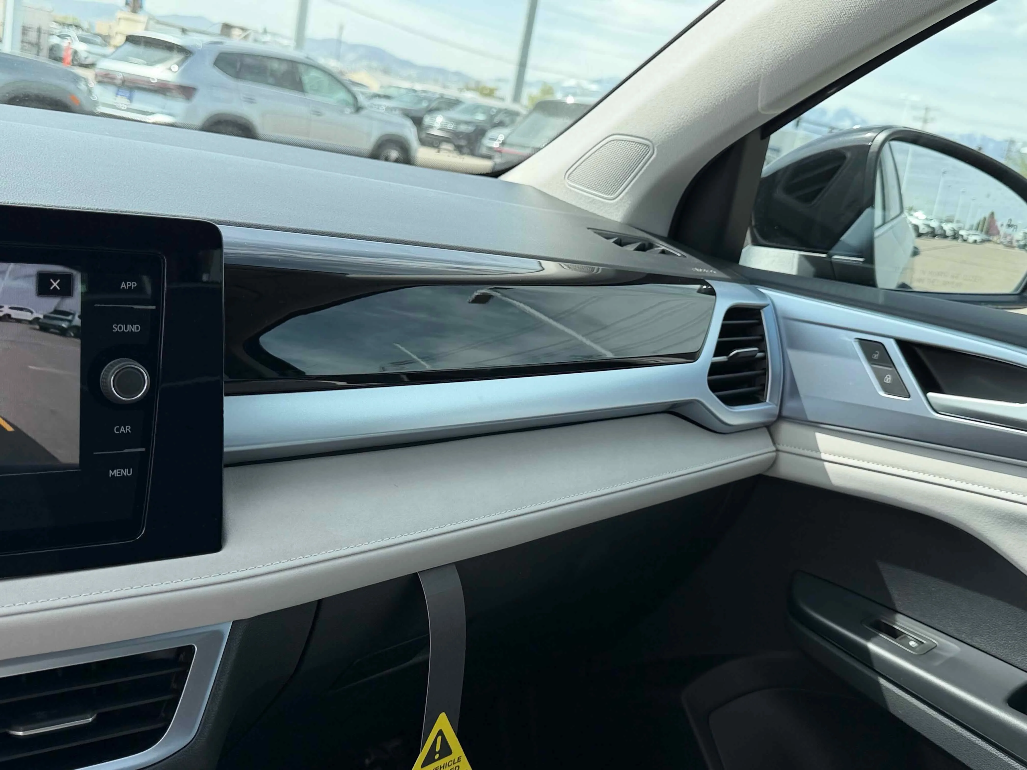 New 2026 Deep Black Volkswagen SE image 22