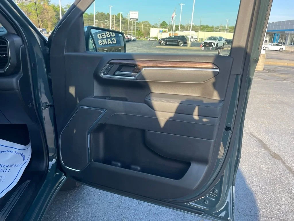 Used 2025 Cypress Gray Chevrolet LT image 15