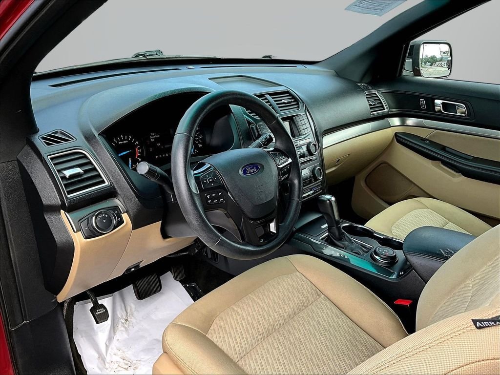 Used 2016 Red Ford Base image 20