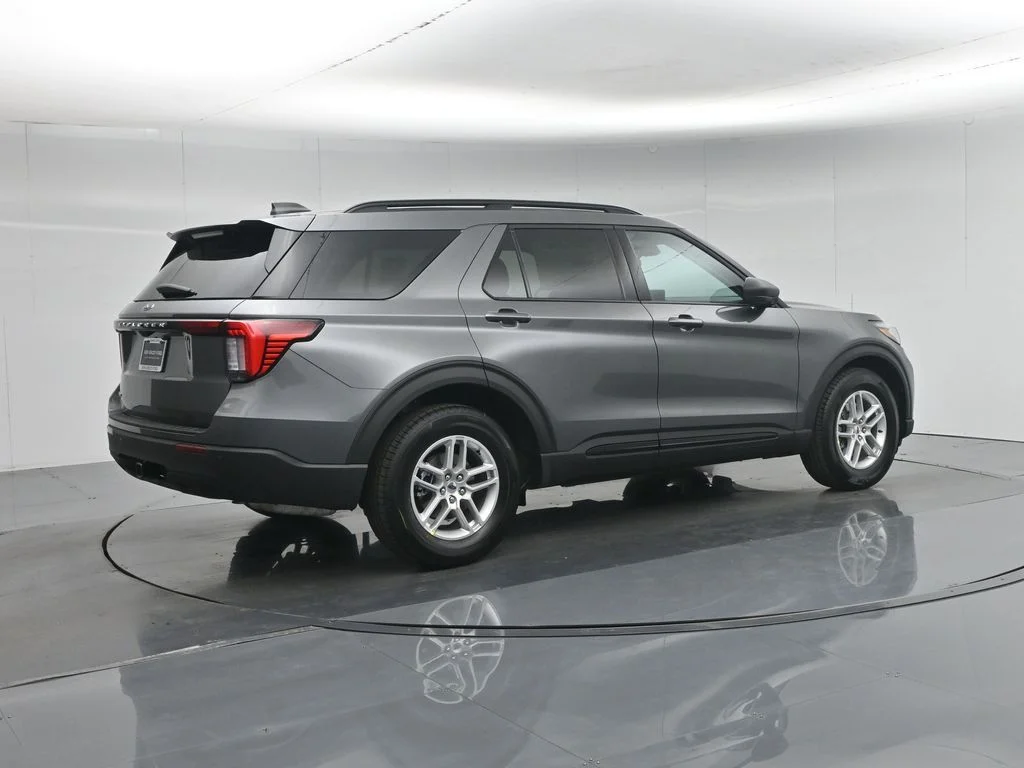 New 2026 Carbonized Gray Metallic Ford Active image 27